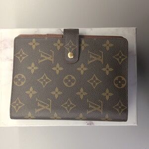 Louis Vuitton Monogram Agenda MM (Personal Size Planner/Agenda)